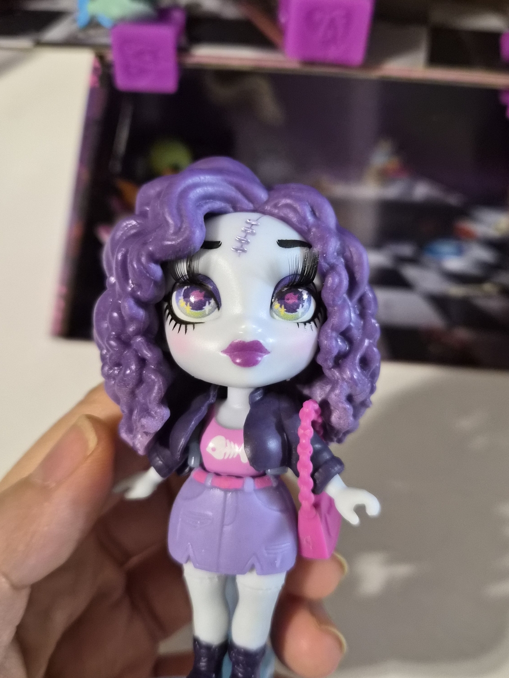 Wild Vibes Mini Doll Playset - Zombaes Forever - Picture 5 of 6